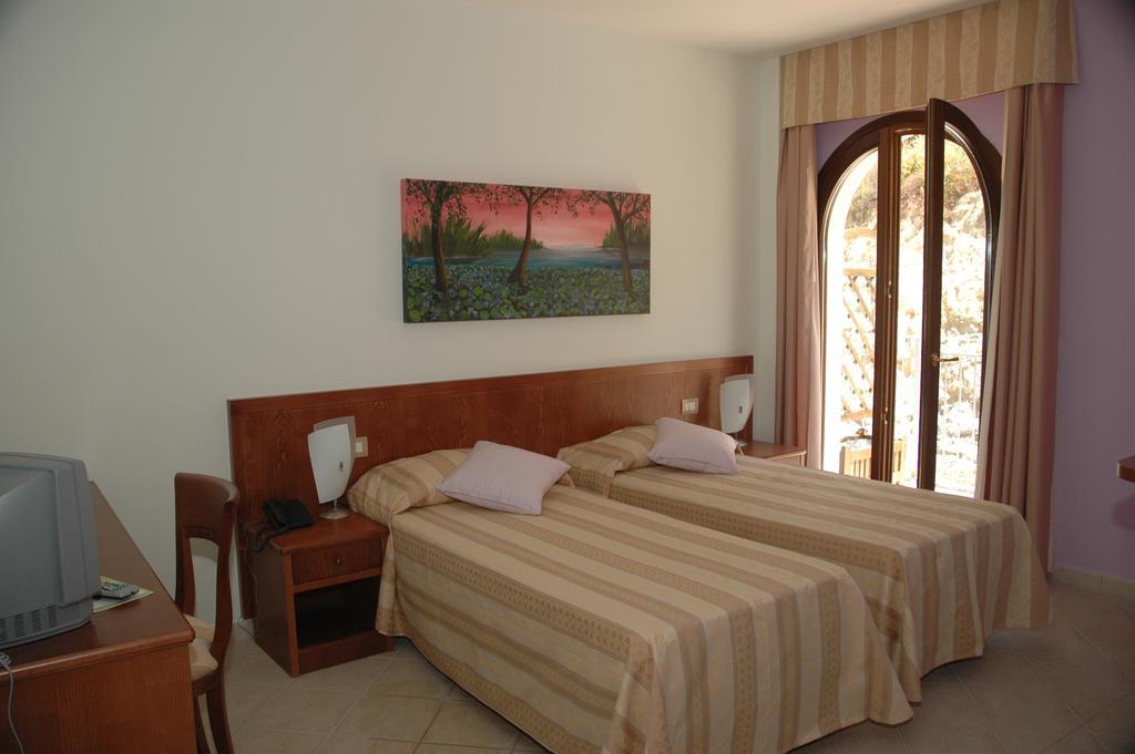 Agriturismo L'Arca Di Anna Brambilla Belvedere Marittimo Cameră foto